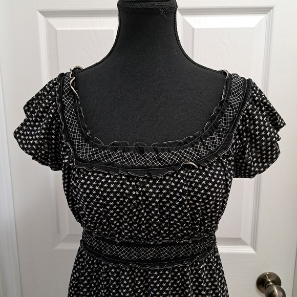 ❤️ Max Studio Short Sleeved Dress Black Cream Stars Women's Size Small Stretchy - Picture 7 of 9